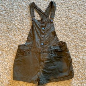 NWOT- GARAGE Army green overall shorts size medium